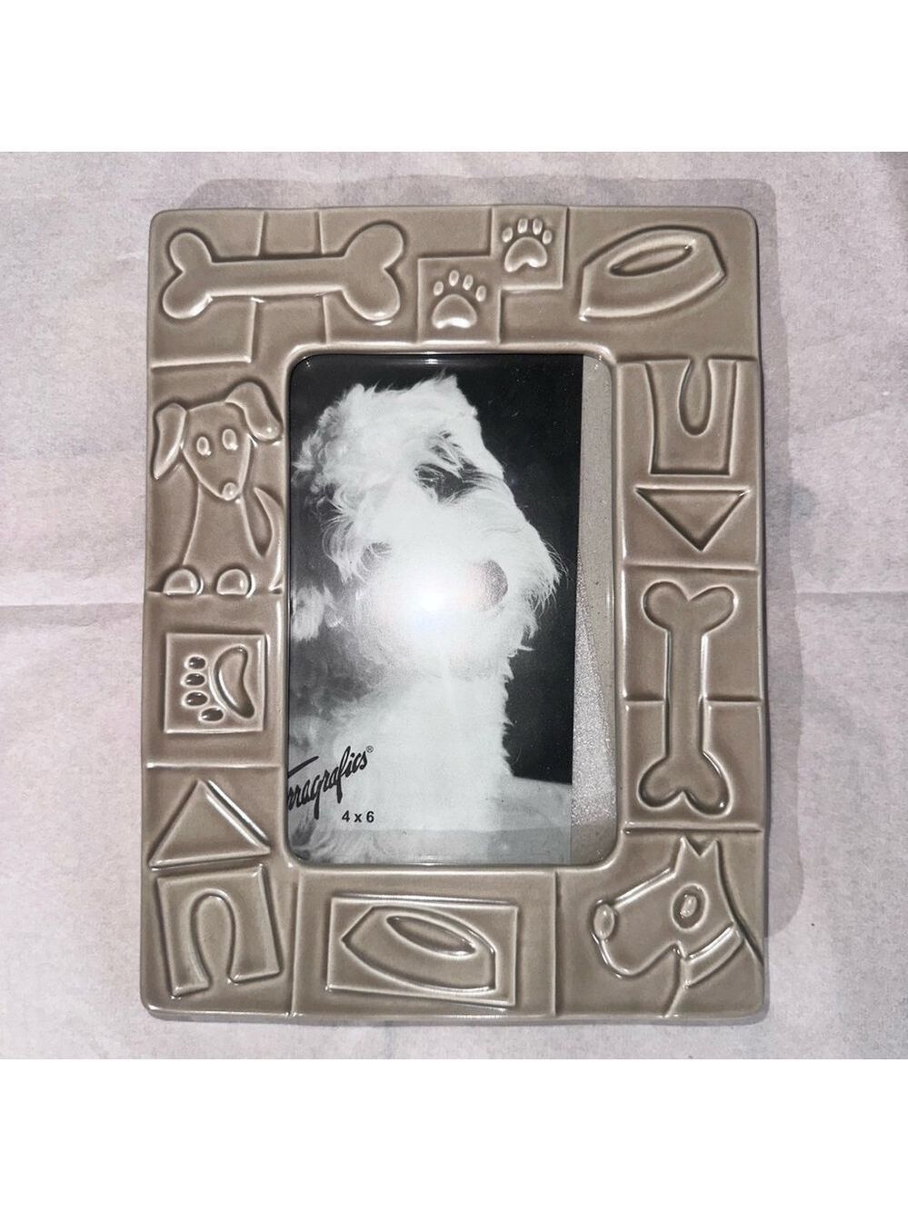 NOS 1999 Burnes Of Boston Ceramic Glazed Dog Theme Picture Frame Holds 4 x 6 Pic